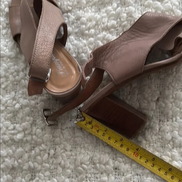 Piampiani | Heels - Picture 10 of 11